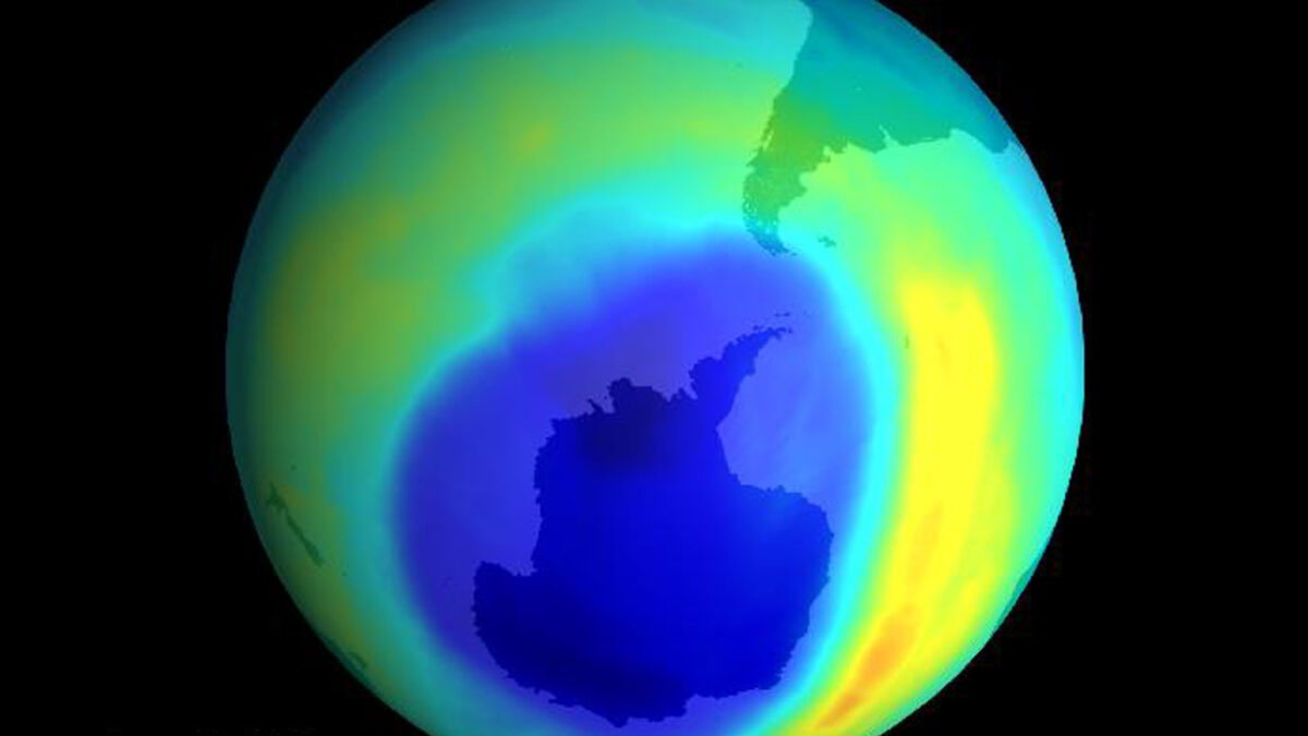 El agujero de la capa de ozono se reduce por primera vez