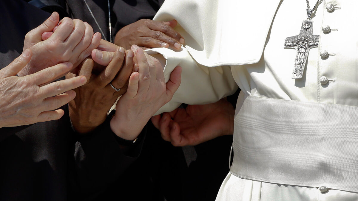 Tribunal condena a 18 meses de cárcel a sacerdote español por caso Vatileaks