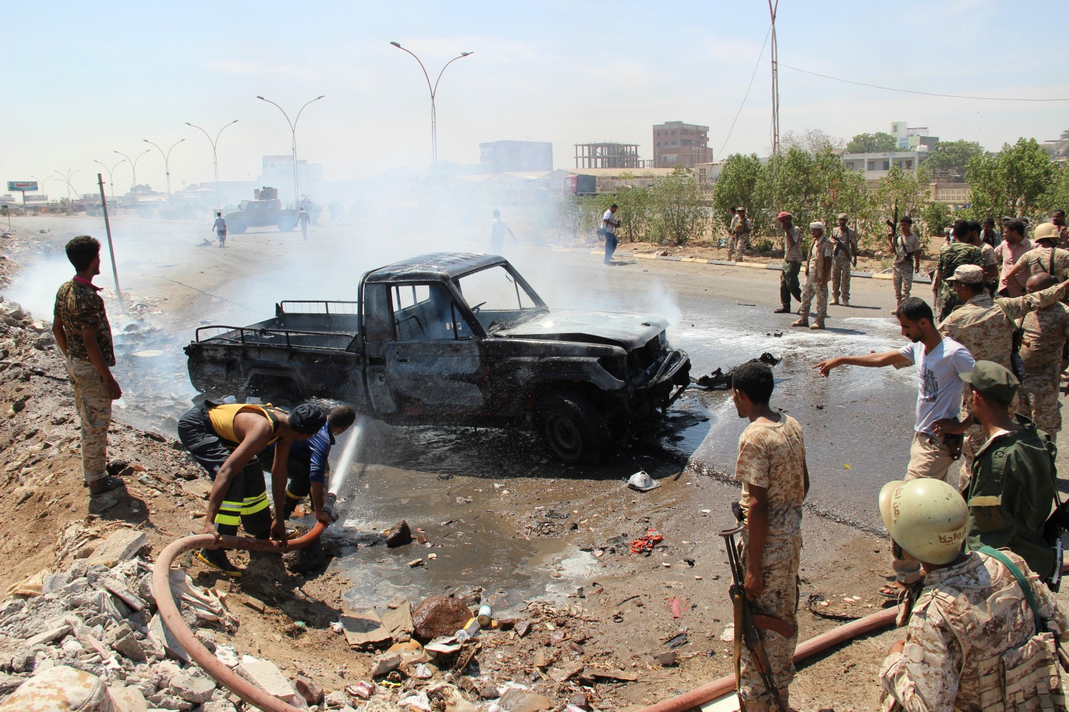 Una veintena de muertos en un asalto a una base militar de Yemen
