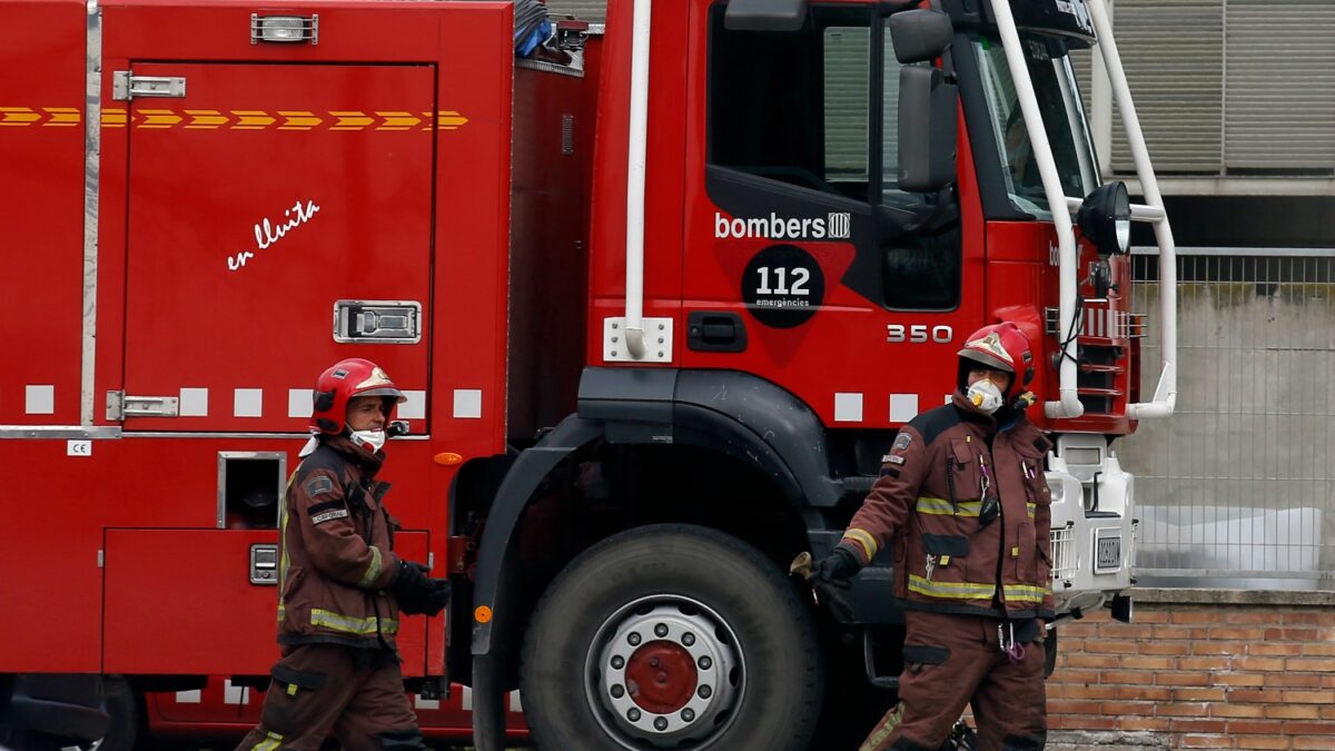 Dos menores mueren en un incendio en un piso de Barcelona