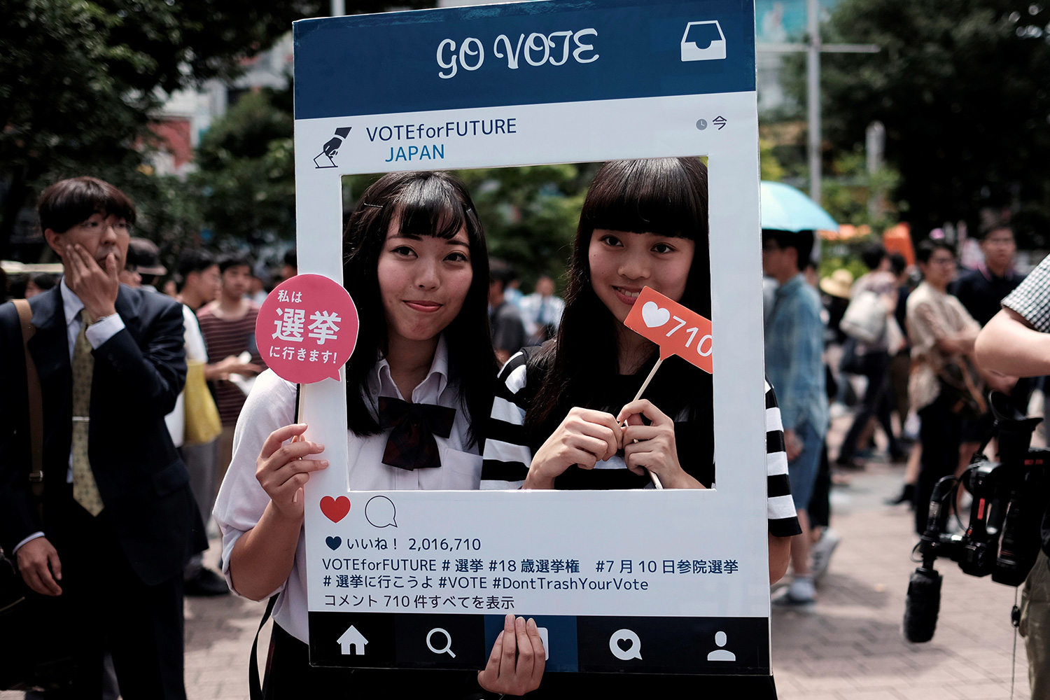 La campaña electoral en Japón incluye manga, reggae y redes sociales