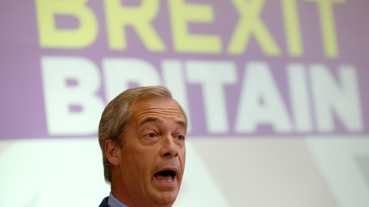 El gran triunfador del Brexit Nigel Farage dimite como líder de UKIP