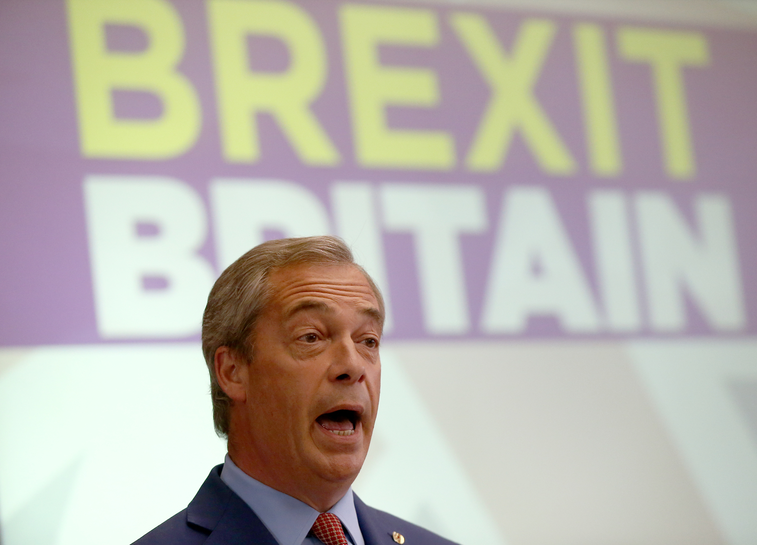 El gran triunfador del Brexit Nigel Farage dimite como líder de UKIP