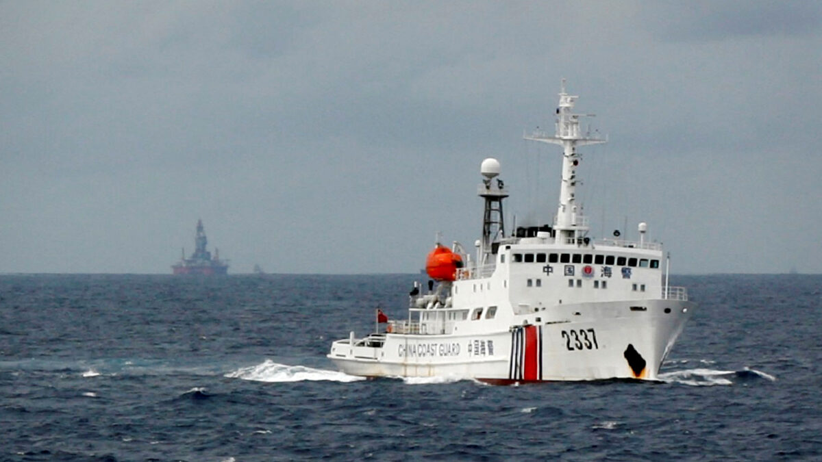 Pekín inicia maniobras militares en las aguas disputadas del Mar de China Meridional