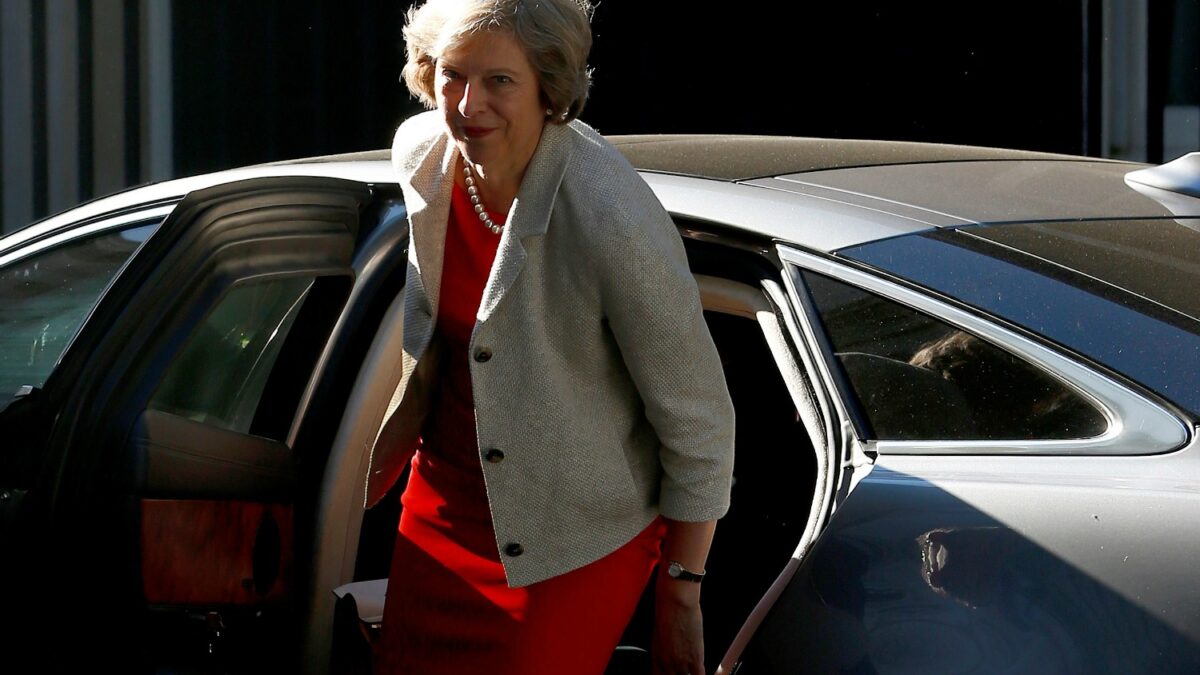 Theresa May viaja a Alemania y Francia para hablar del Brexit y de cooperación