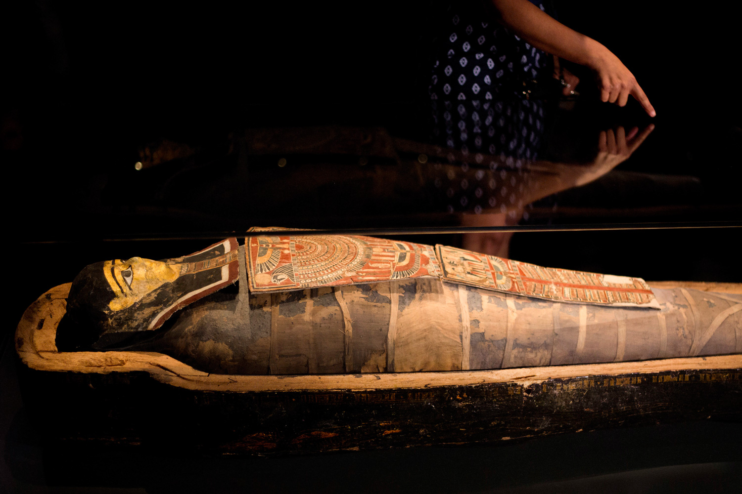 Exhiben momia de hace 2.200 años que padeció enfermedades modernas