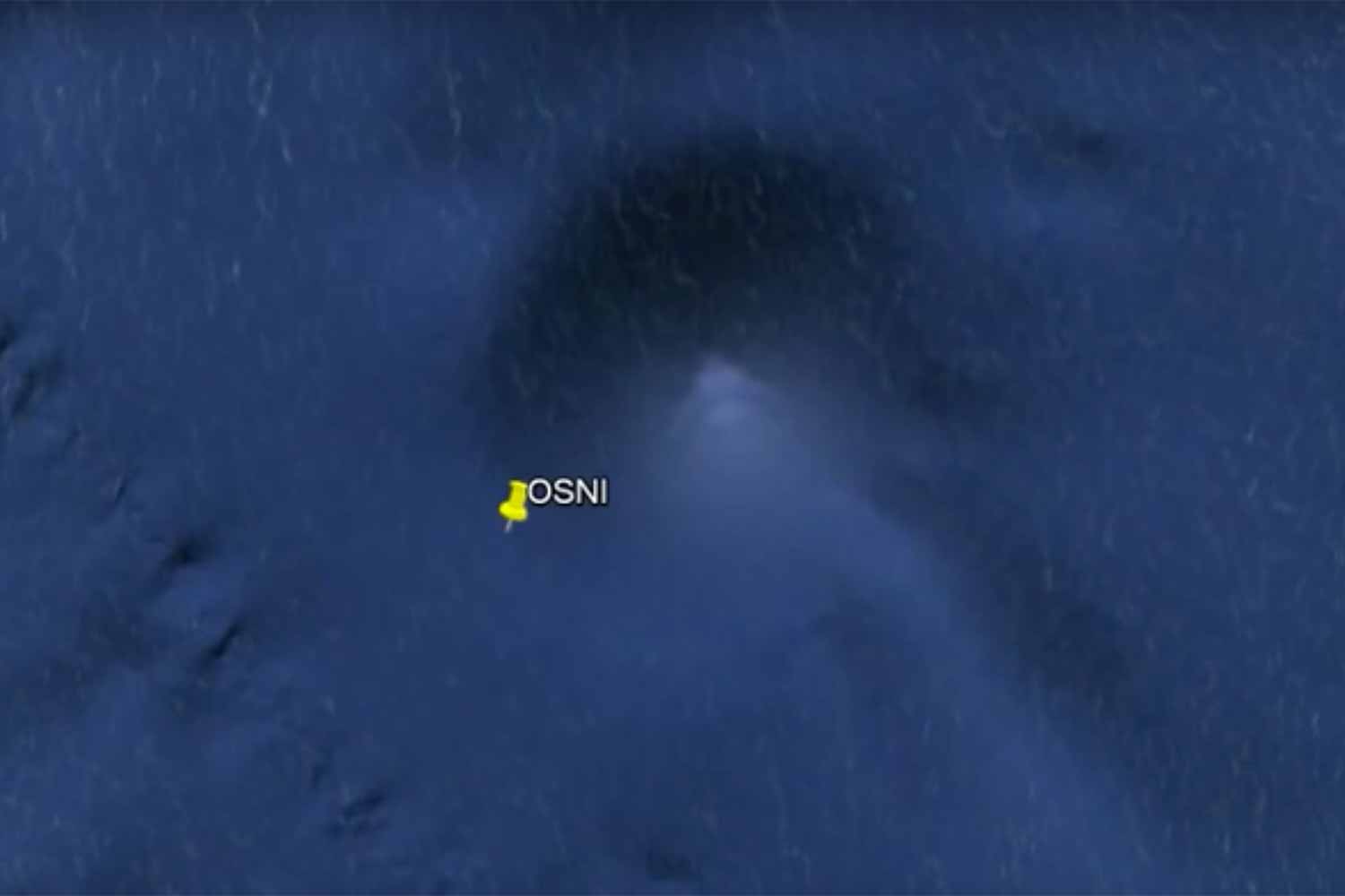 Descubren una pirámide perfecta en las profundidades del Pacífico gracias a Google Earth