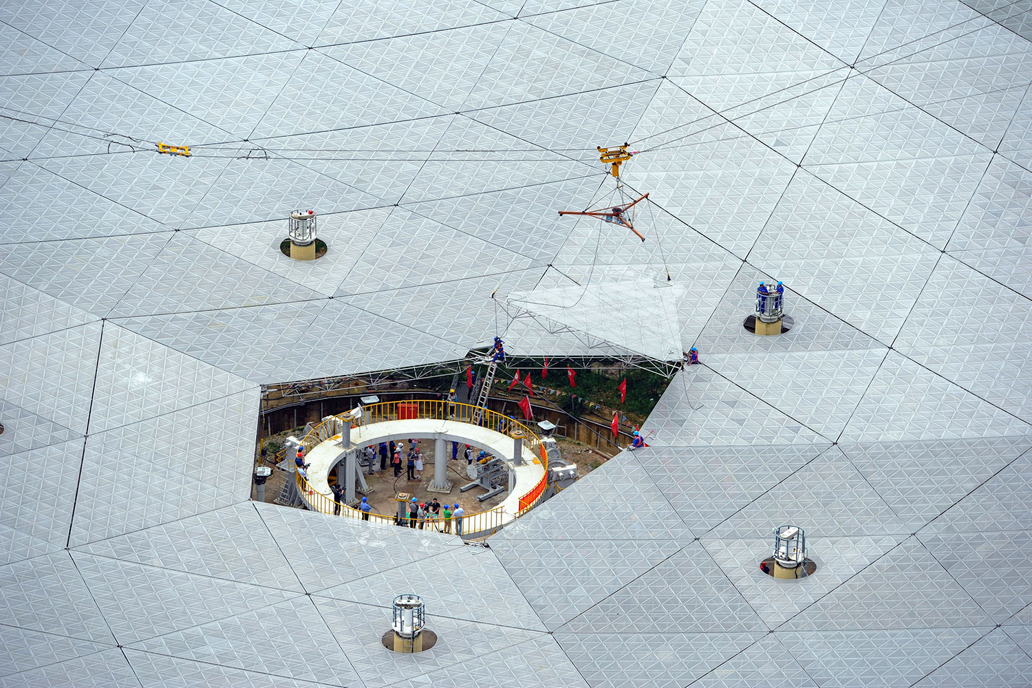 China busca vida extraterrestre con el telescopio más grande del mundo