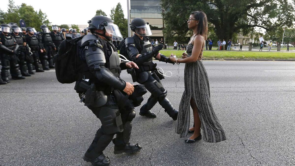 La imagen que se ha convertido en símbolo de la violencia policial en Estados Unidos