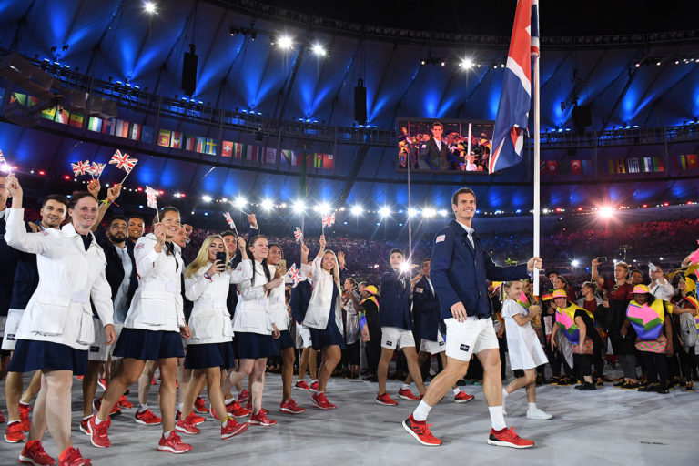 El tenista Andy Murray abandera el equipo olímpico británico (Foto: Leon Neal / AFP)