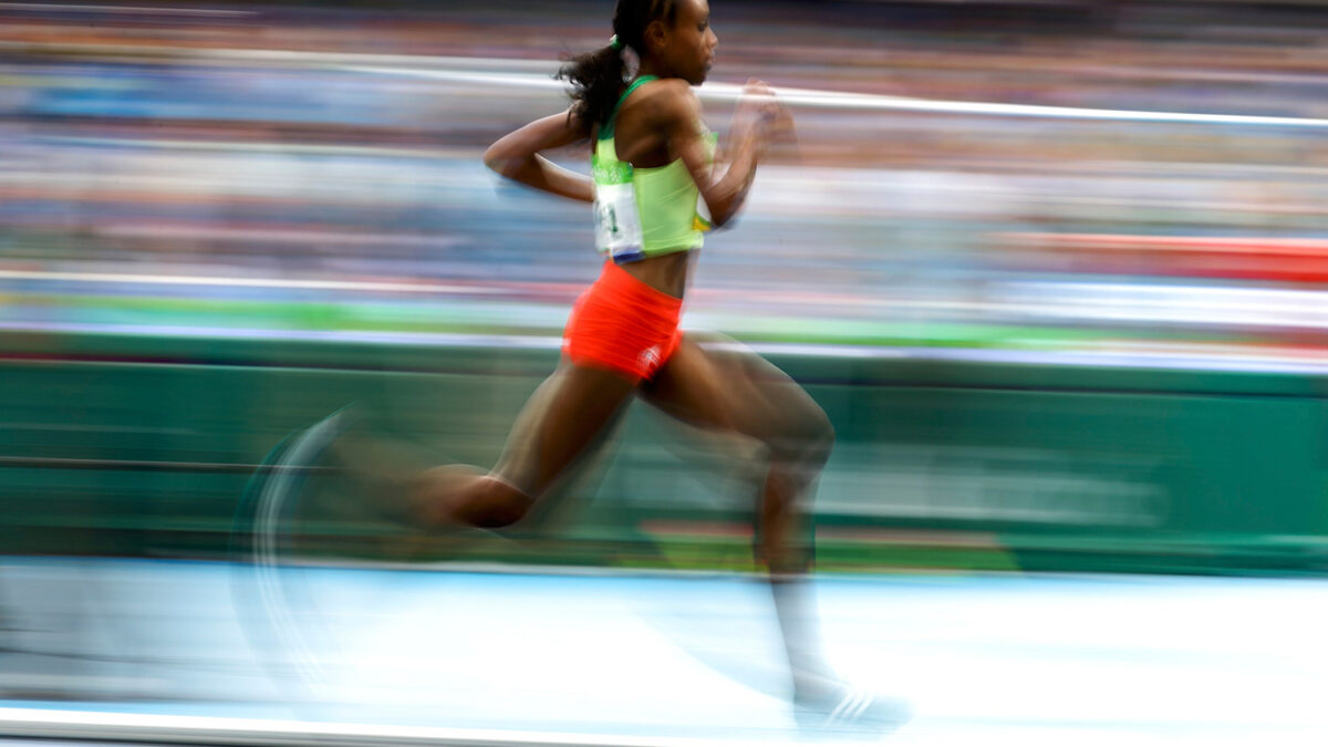 Almaz Ayana pulveriza un récord de más de 20 años y gana la primera medalla de atletismo de Río