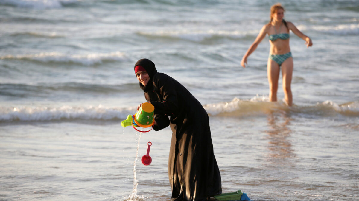 Ban Ki-moon defiende la dignidad de las mujeres ante la polémica por el burkini