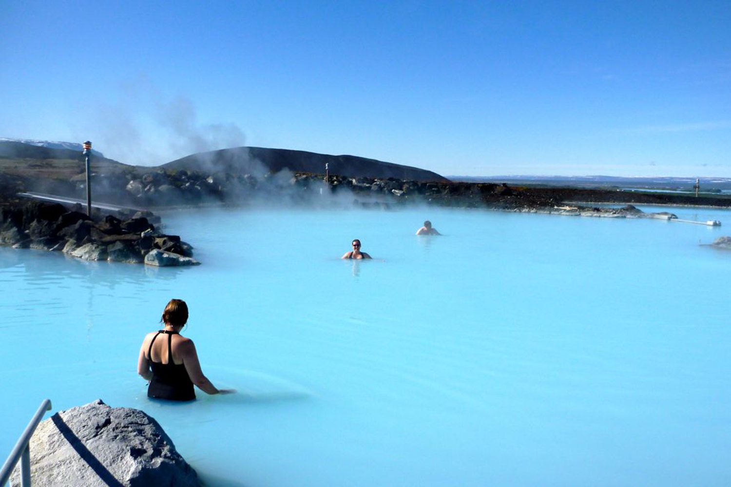 Varios bañistas disfrutan de las aguas termales de Myvatn (Foto: RRSS)