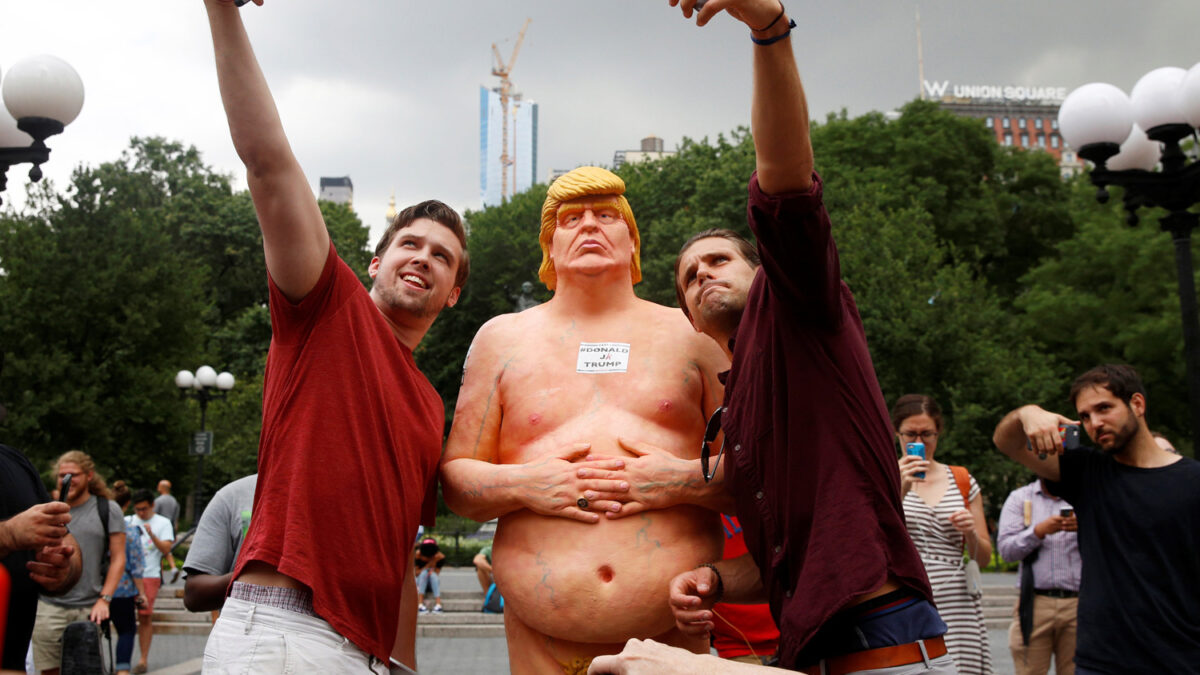 Retiran una estatua de Donald Trump desnudo en Nueva York