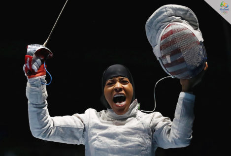 La primera deportista norteamericana en competir con un hiyab