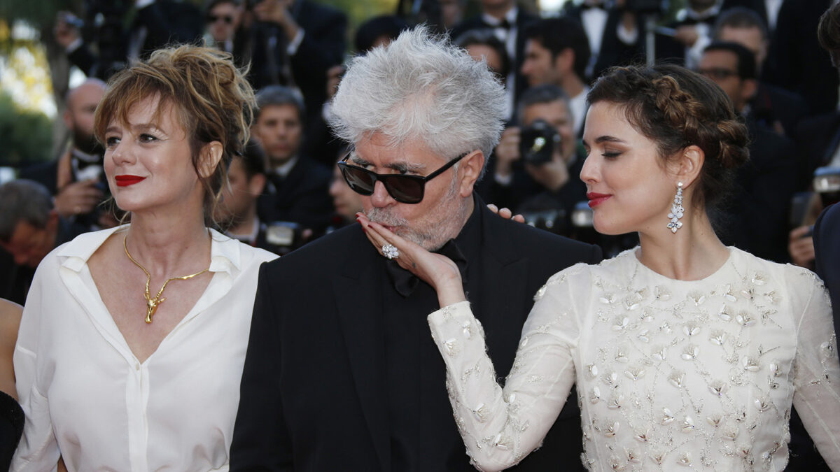 Bollaín y Almodóvar compiten con la joven Paula Ortiz para representar a España en los Oscar