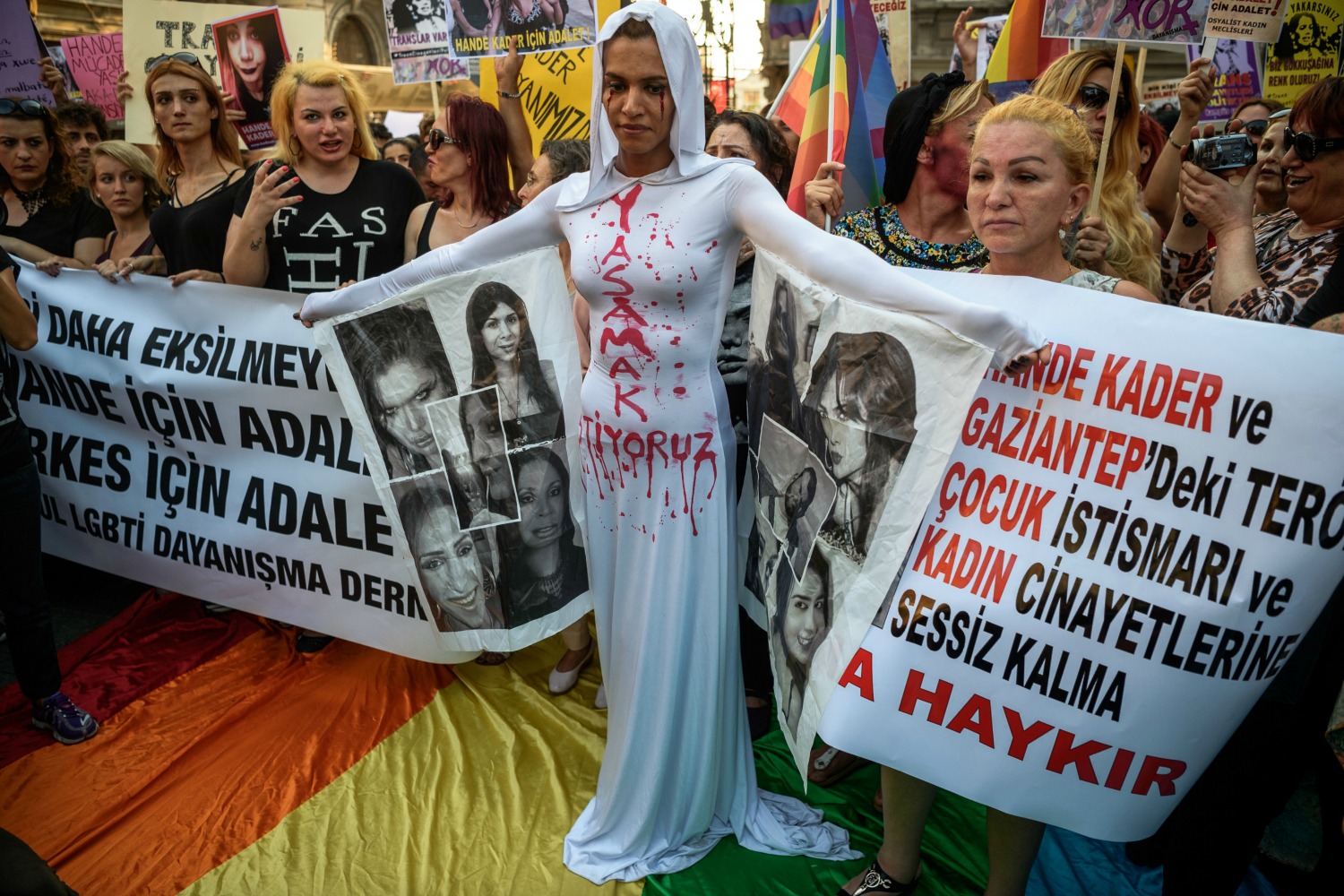 El brutal asesinato de una activista transgénero señala la homofobia y transfobia de Turquía