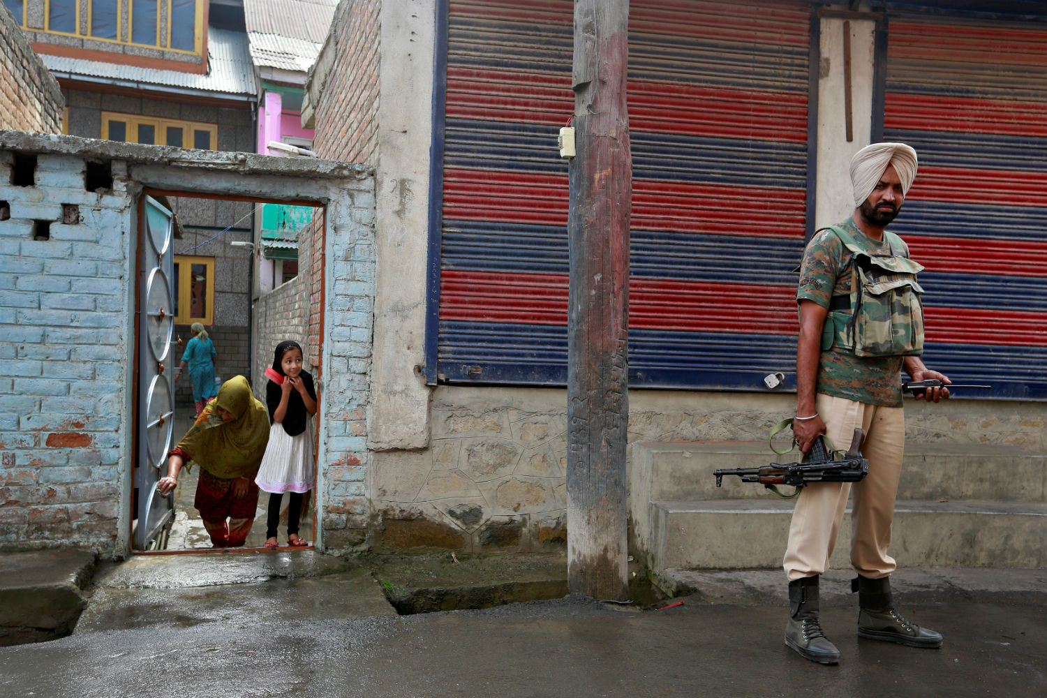 Más de 500 jóvenes cegados por los perdigones de la policía en Cachemira