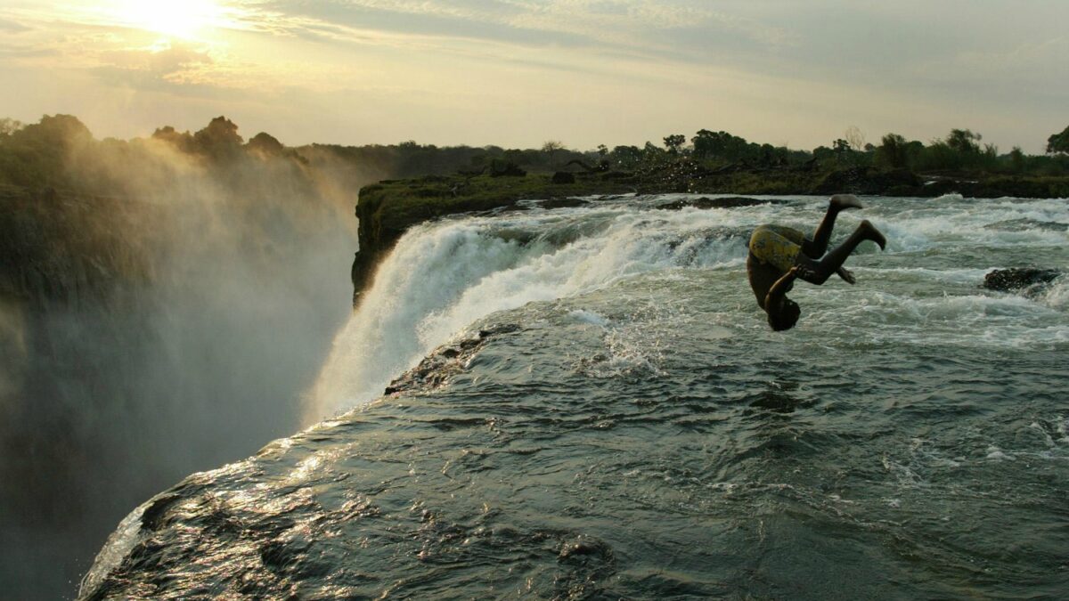 Las Cataratas Victoria, el mayor salto de agua en África