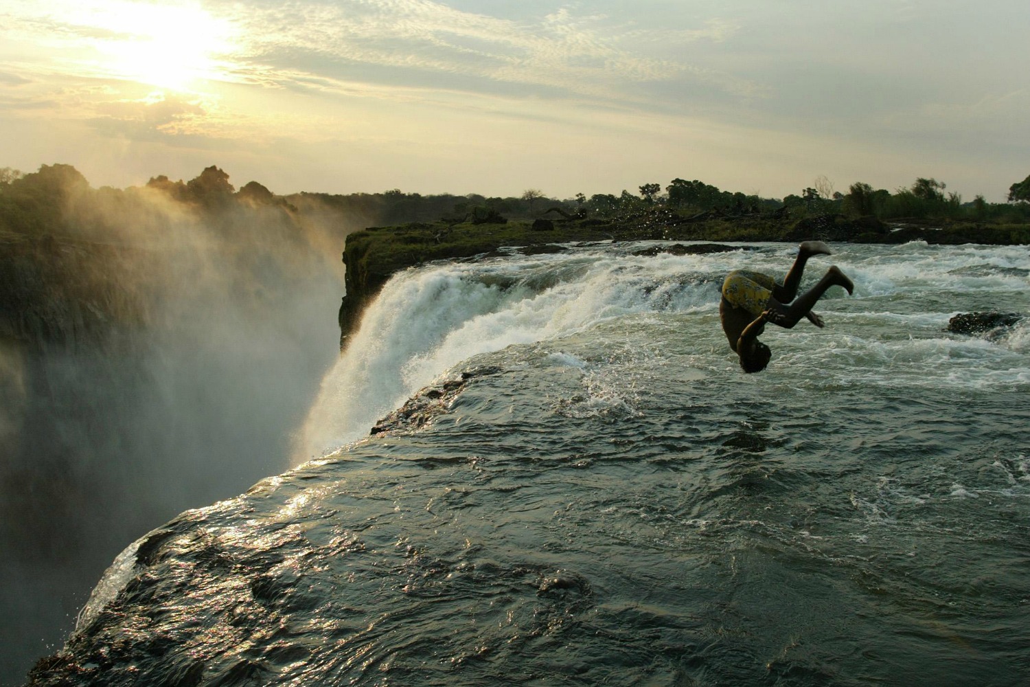 Las Cataratas Victoria, el mayor salto de agua en África