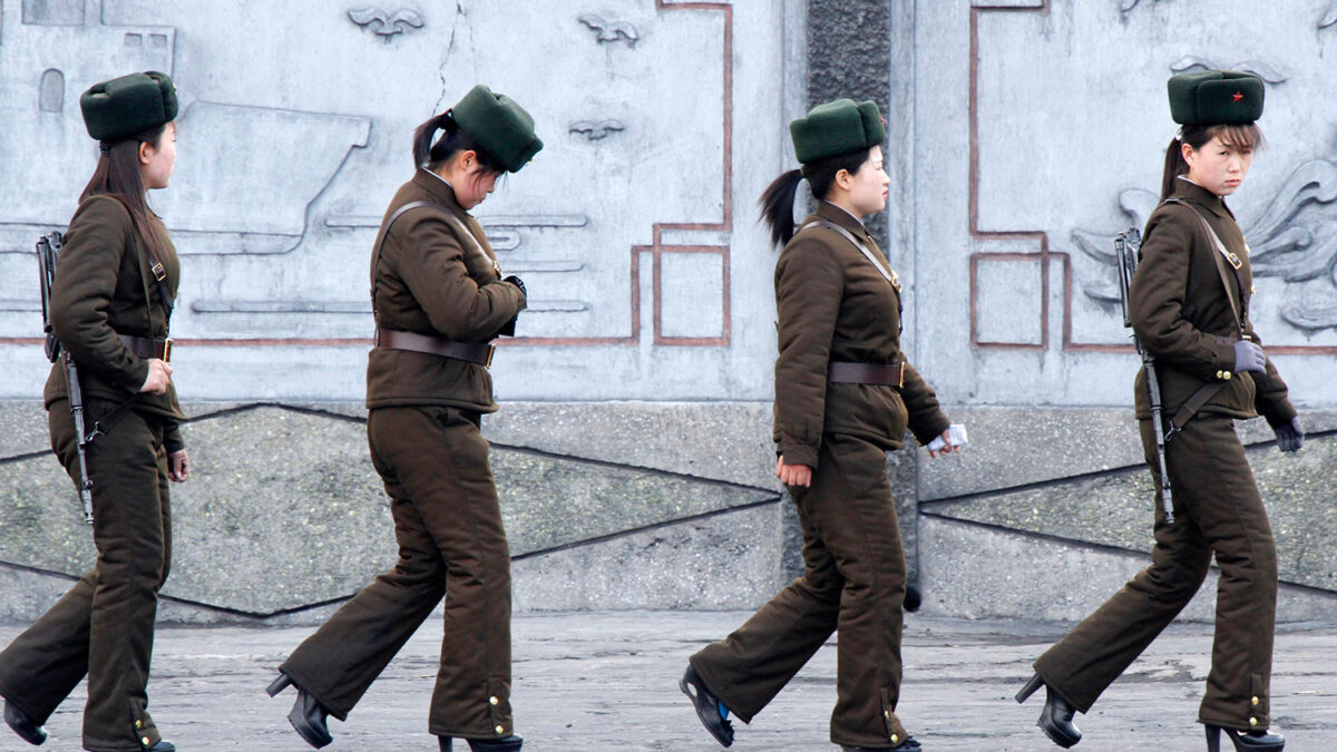 Los extraños mensajes que emite Corea del Norte vía radio para intentar llegar a sus espías