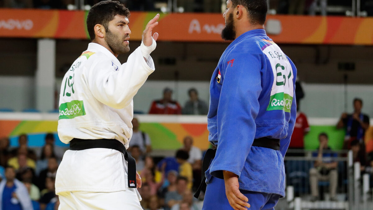 Expulsan al judoca egipcio que le negó el saludo a un israelí