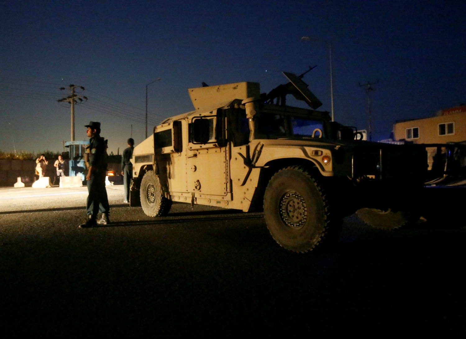 Tres talibanes y un policía muertos tras un atentado contra un hotel en Kabul