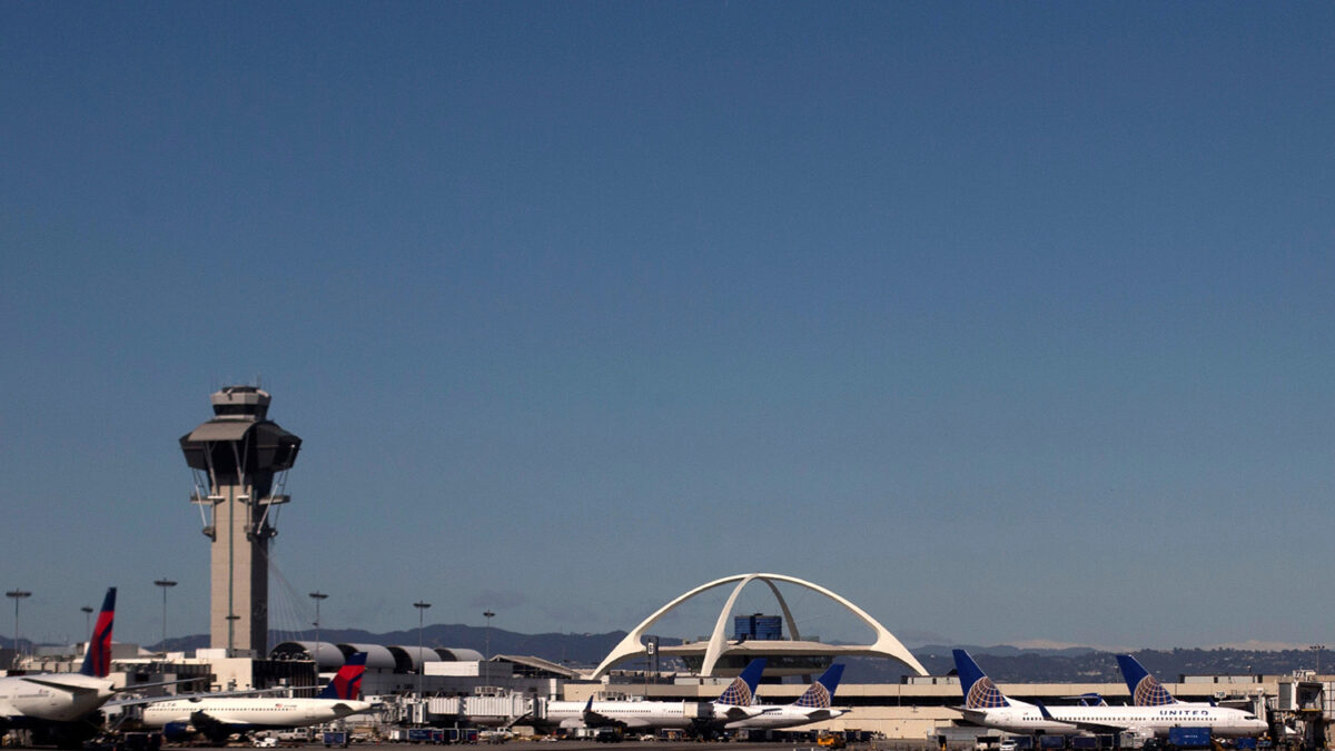 Evacuado el Aeropuerto Internacional de Los Ángeles por una falsa alarma