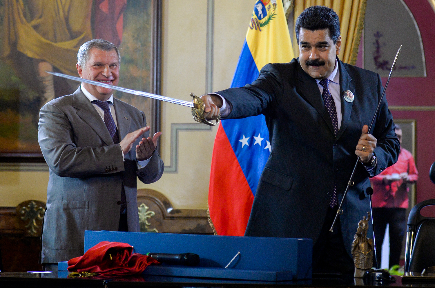 Maduro impone el trabajo forzado como solución a la crisis alimentaria