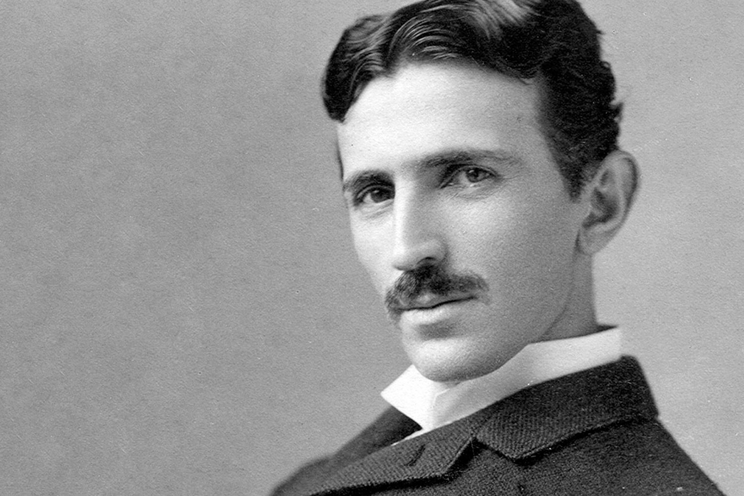 Nikola Tesla, el hombre que predijo los drones en 1898