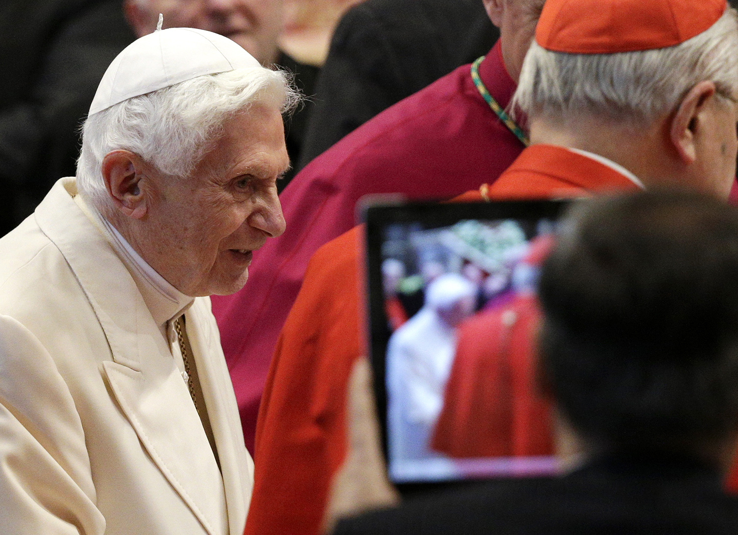 Benedicto XVI revela sus motivos para dejar el pontificado