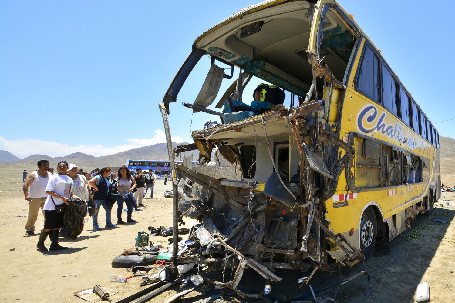 Una colisión de dos autobuses causa 17 muertos en Perú