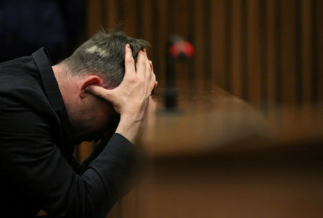 Oscar Pistorius recibe el alta y vuelve a prisión tras intentar suicidarse