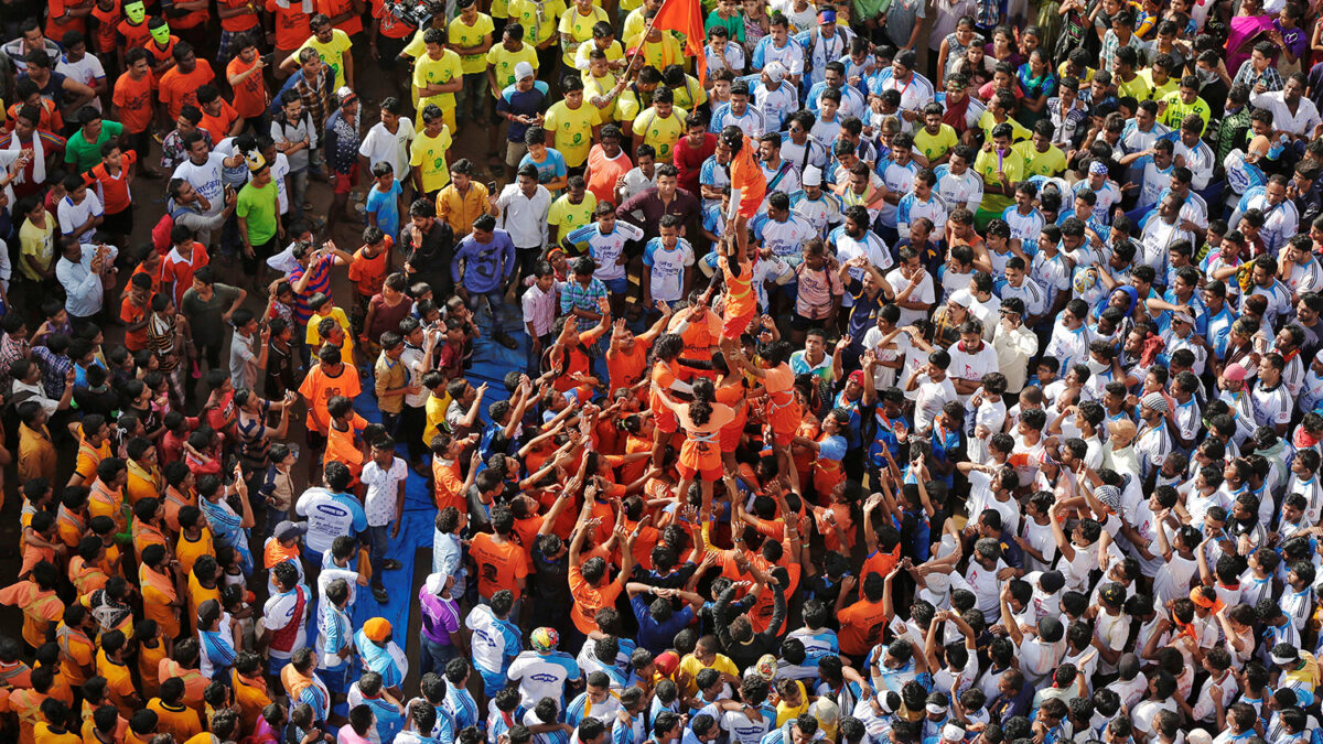 Dahi Handi, los ‘castellers’ indios que desafían la prohibición de alzarse con menores