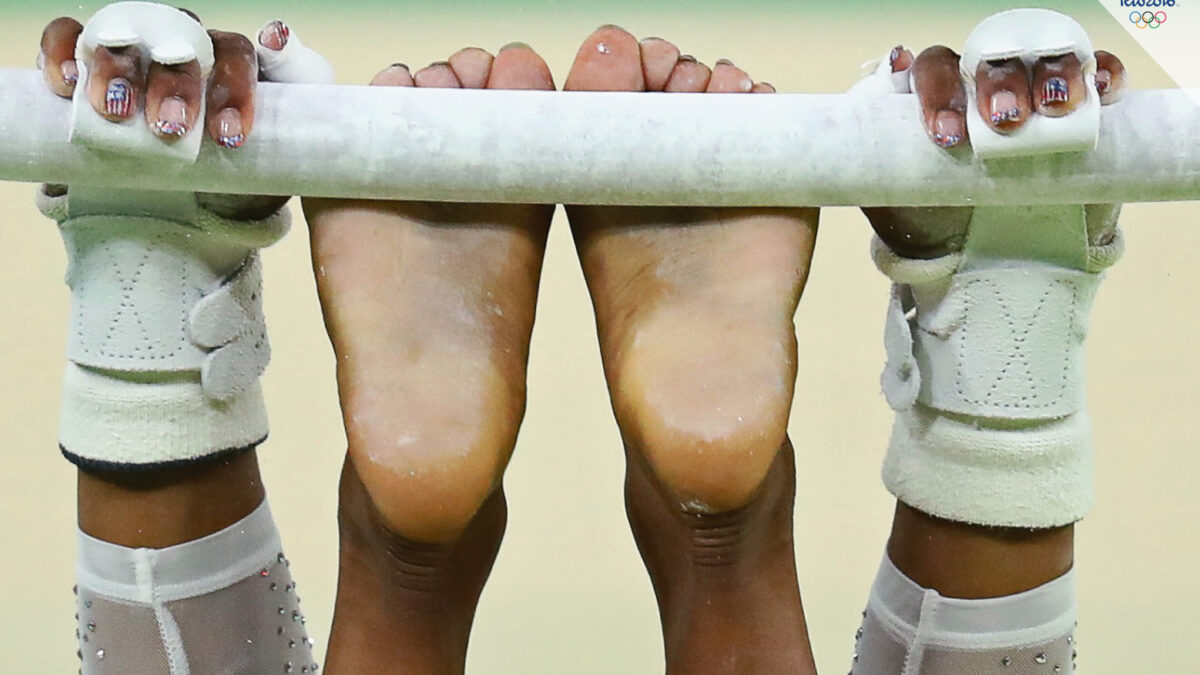 Los pasos invisibles de Simone Biles, la gimnasta fetiche