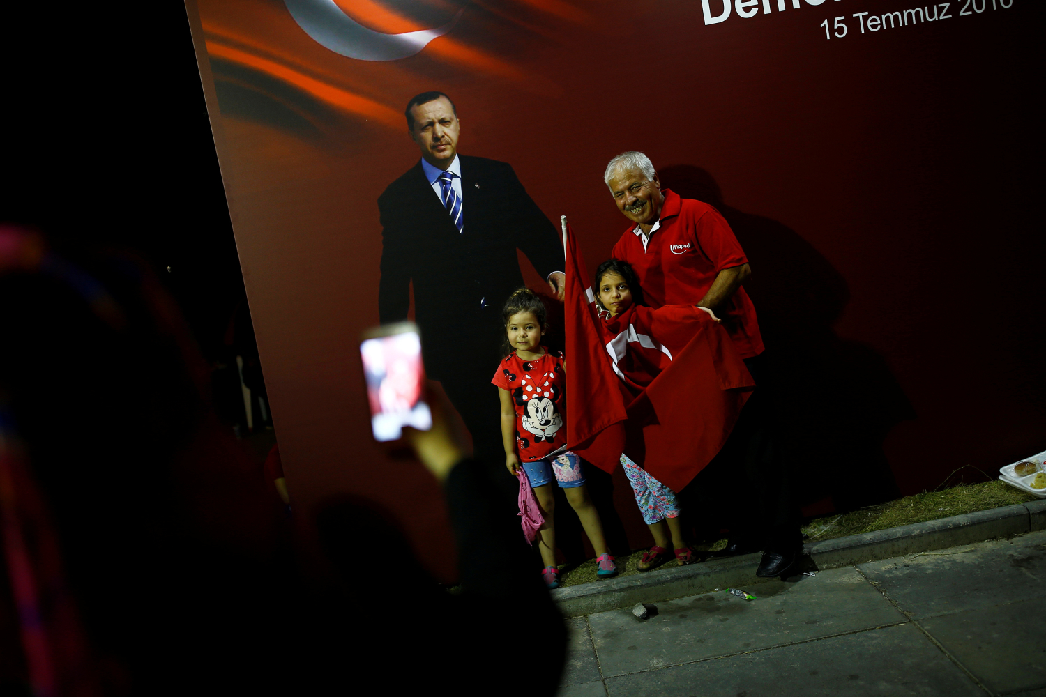 Erdogan acusa a Occidente de estar detrás del golpe de Estado fallido