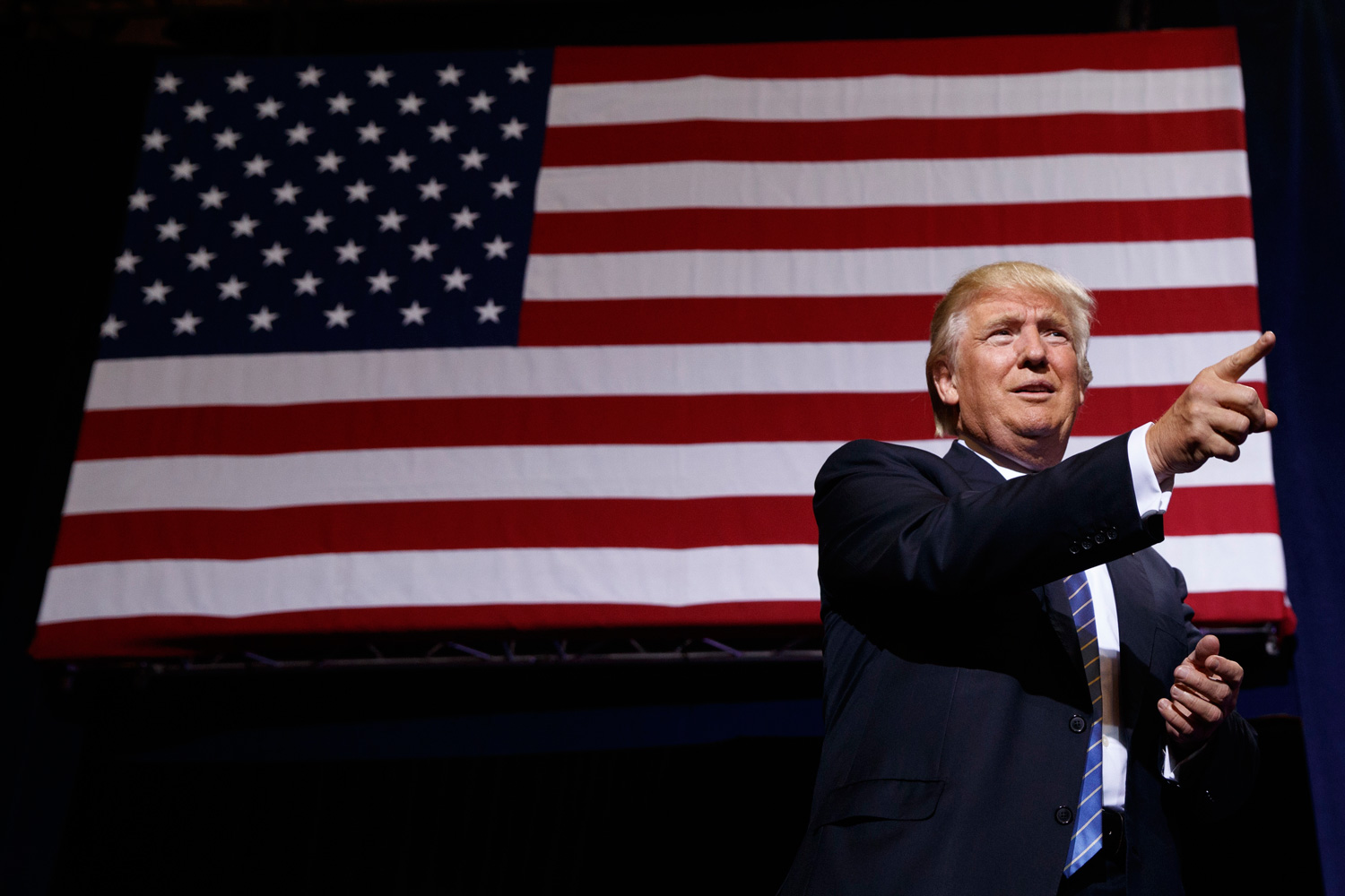 Asesores hispanos de Trump le retiran su apoyo tras discurso sobre inmigración