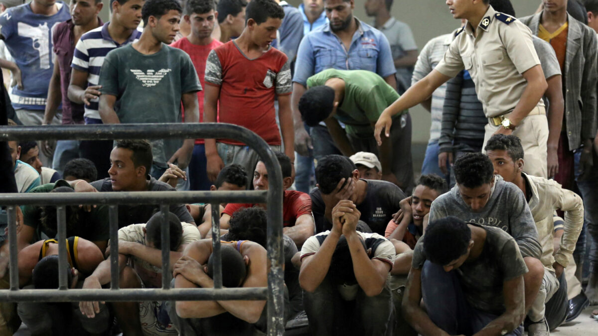 Detenidos 134 refugiados que se escondían en un yate de una ex primera ministra turca