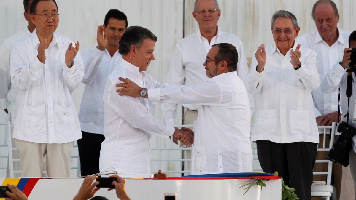 Colombia y las FARC firman el acuerdo final de paz