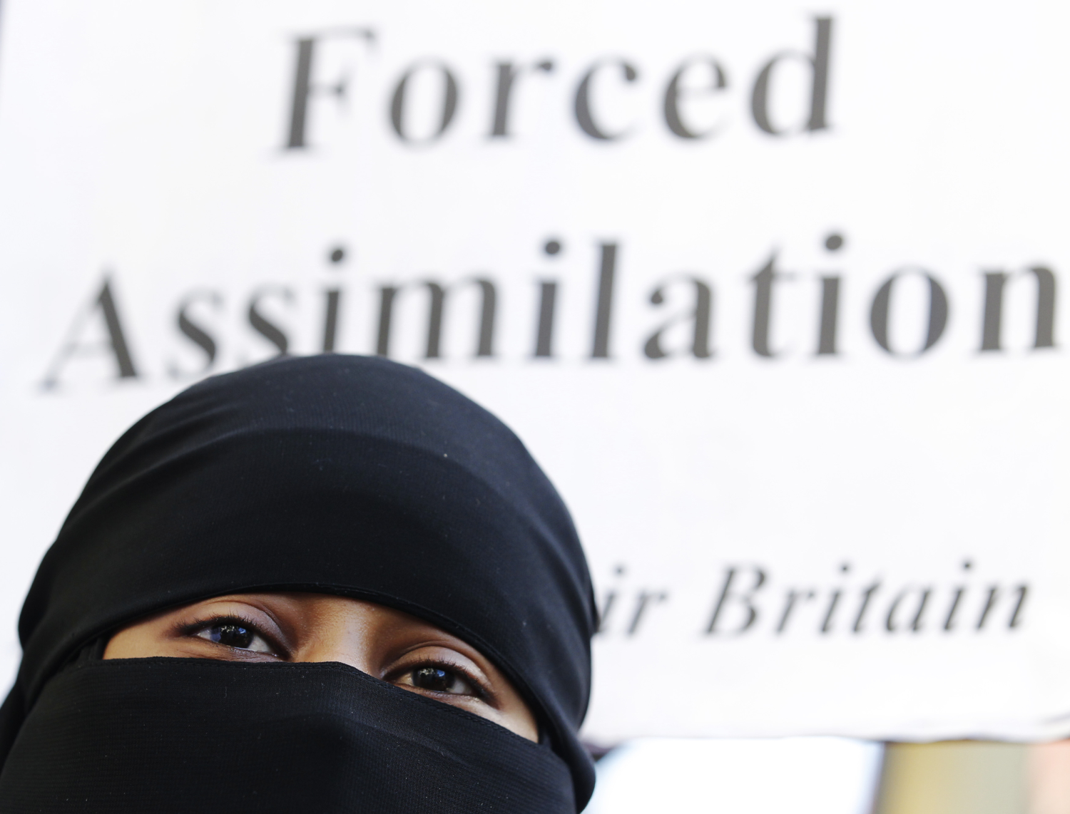 La policía británica se plantea que sus agentes puedan llevar burka como uniforme