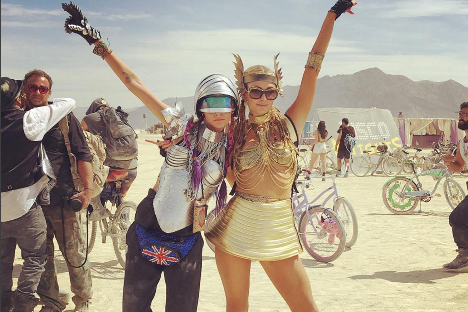 Atacan un campamento de Burning Man para ricos en protesta contra los 'parásitos sociales' del festival