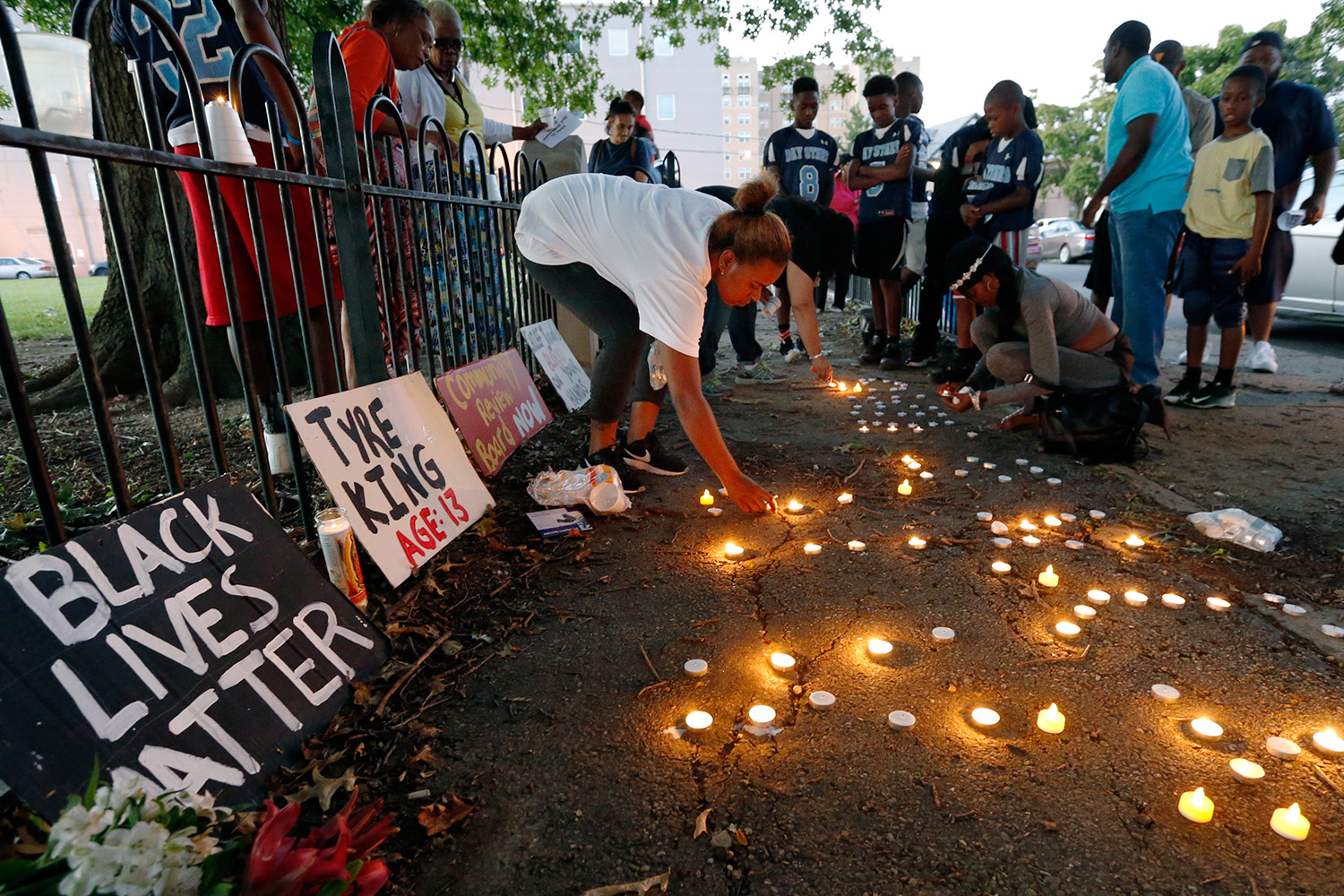 La policía de Columbus mata a un niño de 13 años que portaba una pistola falsa
