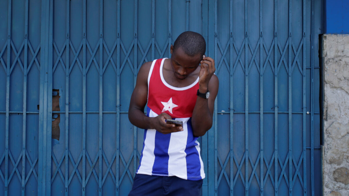 Cuba censura los SMS que incluyen palabras como «democracia» o «derechos humanos»