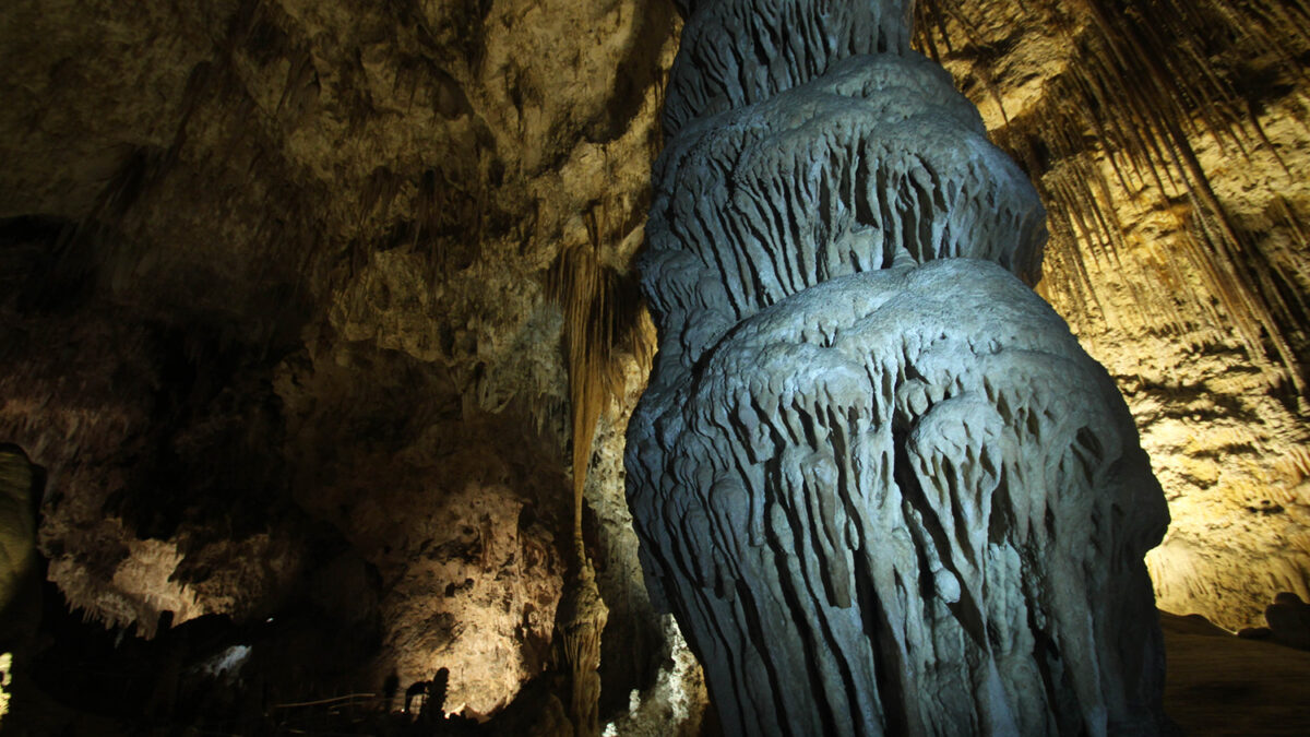 Las monumentales estalagmitas y estalactitas de las Cavernas de Carlsbad