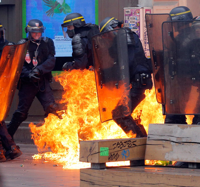 Decenas de heridos y más de 60 detenidos tras las manifestaciones contra la reforma laboral francesa