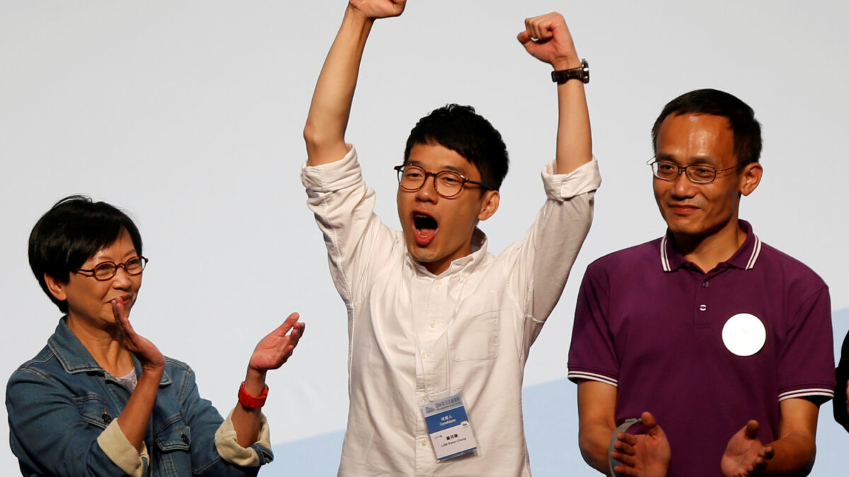 Hong Kong vota por el cambio al aupar a candidatos independentistas