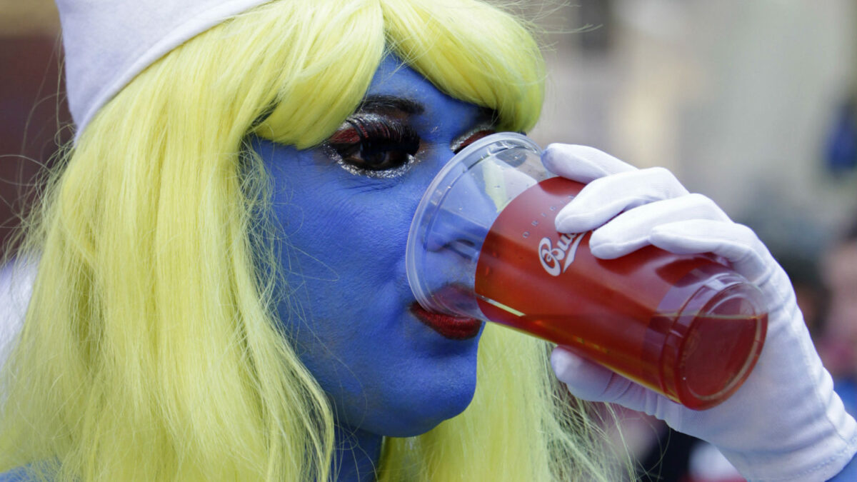 Francia prohíbe los vasos, platos y cubiertos de plástico