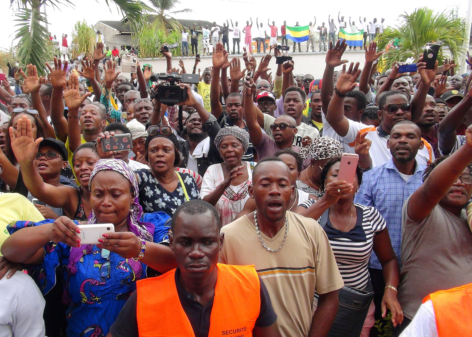 Graves enfrentamientos tras las controvertidas elecciones en Gabón