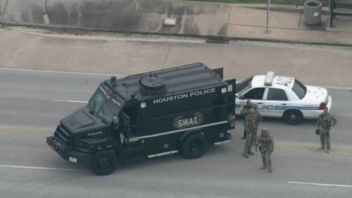 Nueve heridos en un tiroteo en un centro comercial de Houston