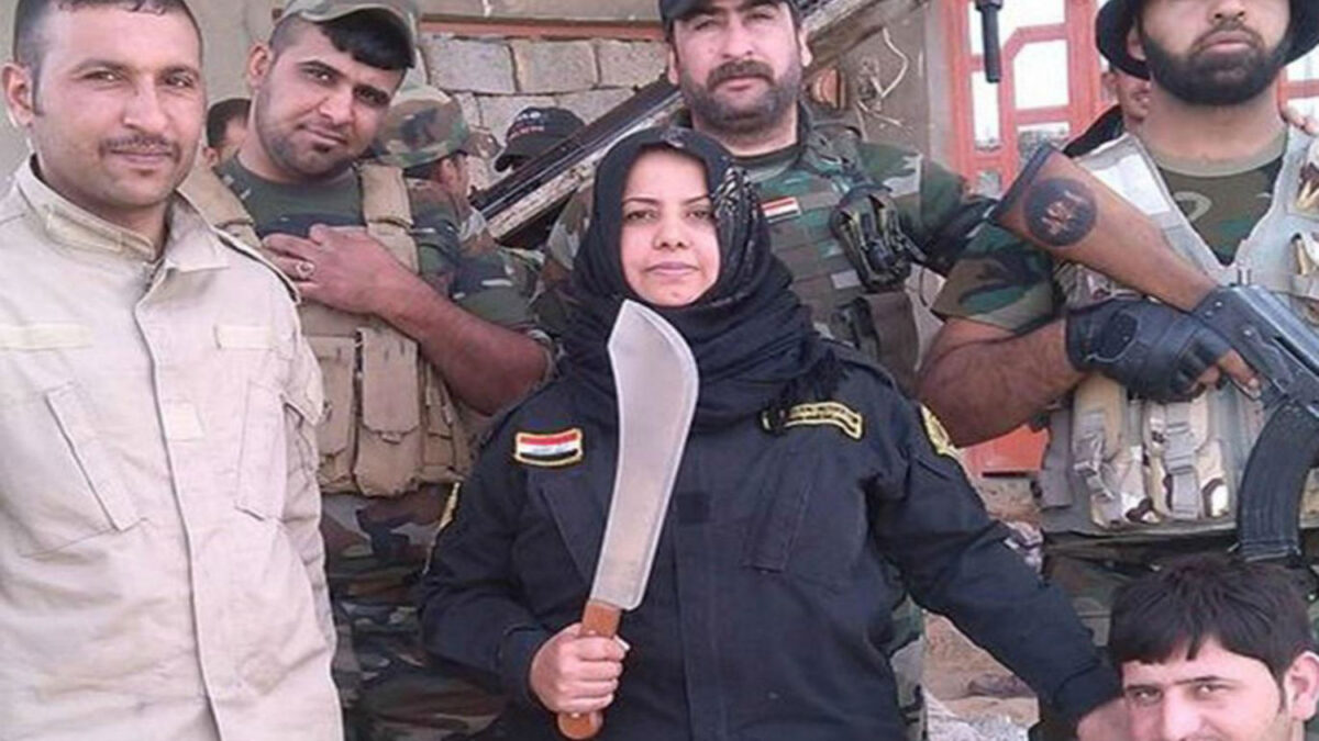 Una mujer decapita a varios combatientes del ISIS y cocina sus cabezas para vengar la muerte de su familia